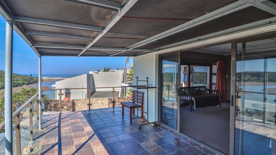 4 Bedroom Property for Sale in Bonza Bay Eastern Cape